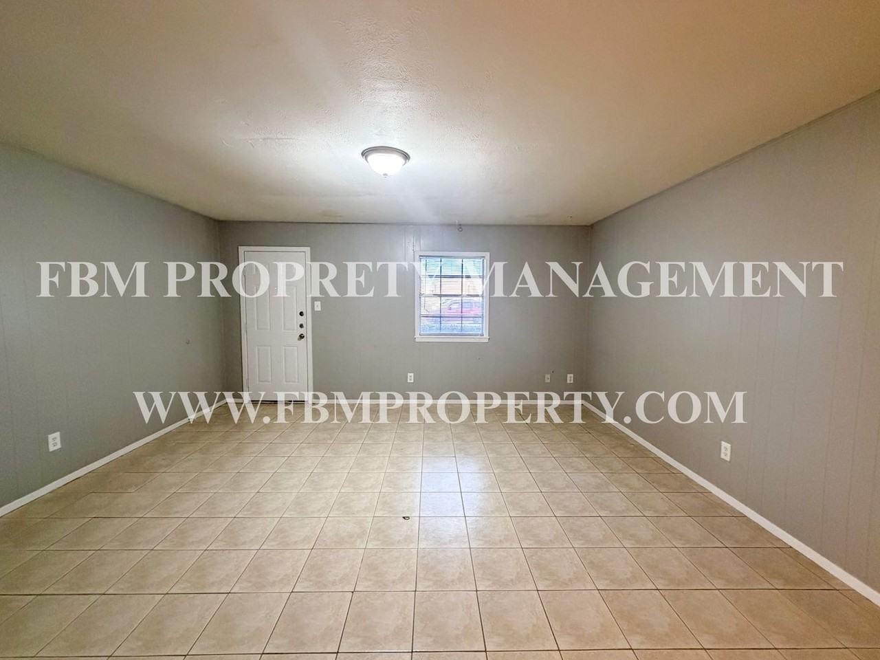 Lamplighter Apartments / Miller - Photo 6 of 13