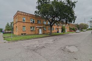 featured image of 306 E Pine St