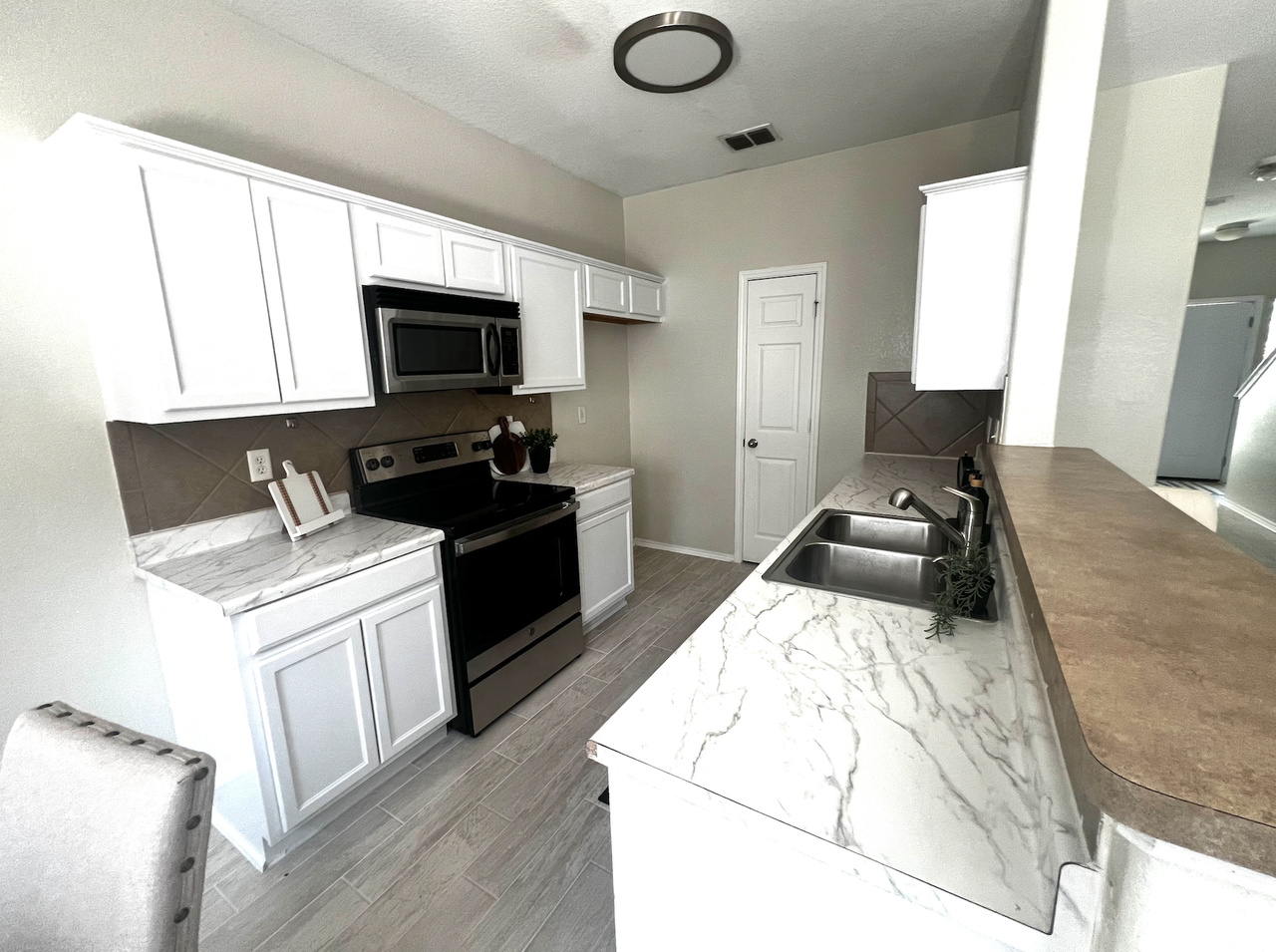 4142 Saint Charles Bay - 1 #1 - Photo 5 of 12