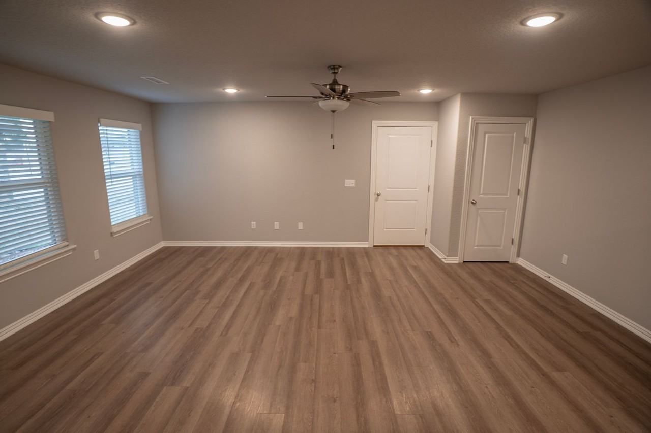 204 Industrial Park Rd #2 - Photo 5 of 21