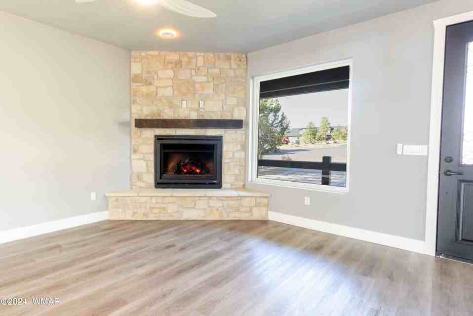 4910 W Mountain Hollow Loop #1 - Photo 3 of 22