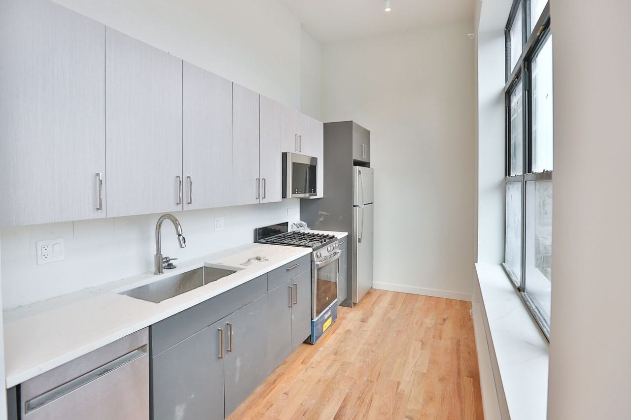 Wicker Park Place - Photo 5 of 11