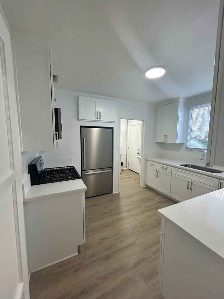 11913 Tennessee Ave - Photo 5 of 12