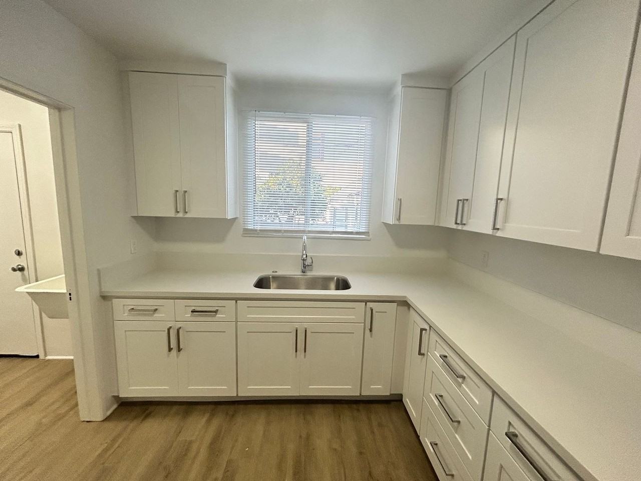 11913 Tennessee Ave - Photo 7 of 12