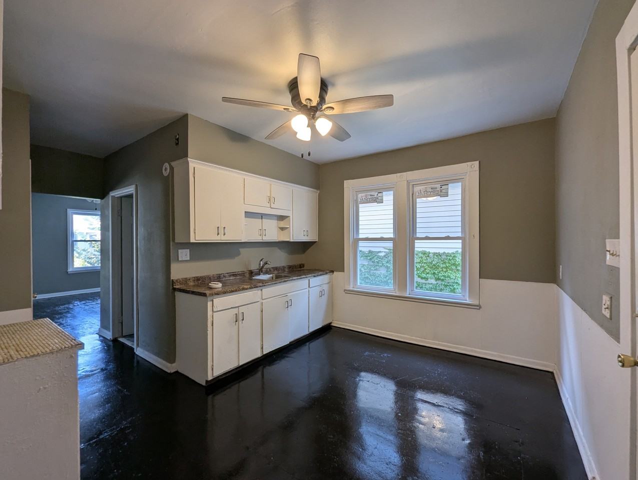 2541 N 34th St #2 - Photo 3 of 10