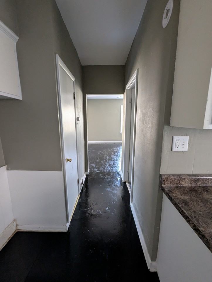 2541 N 34th St #2 - Photo 6 of 10