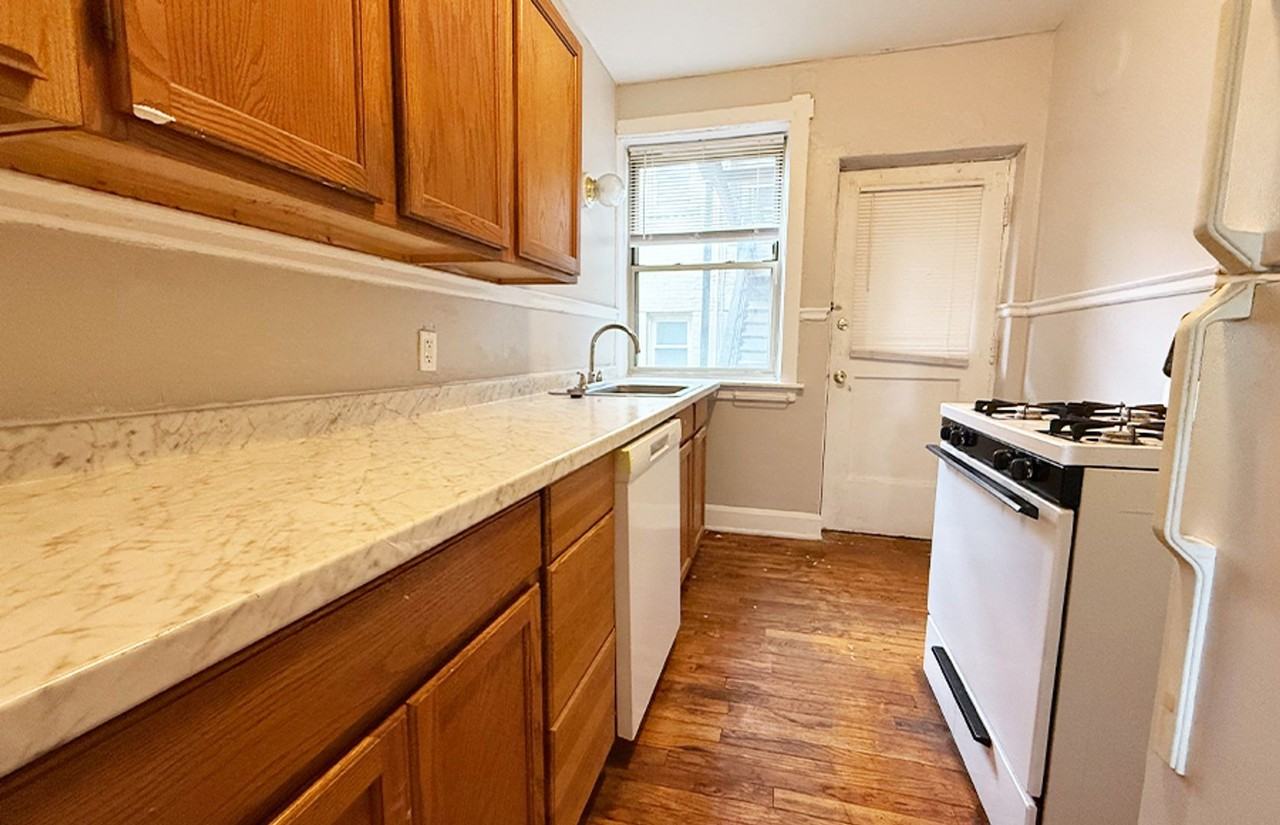 Tudor Court - Photo 2 of 7