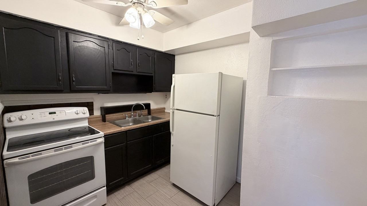 1016 N Elliott St #A - Photo 4 of 7