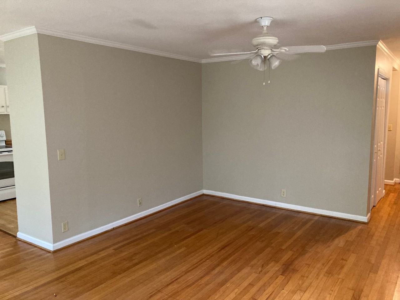 403 E Samford Ave - Photo 5 of 20