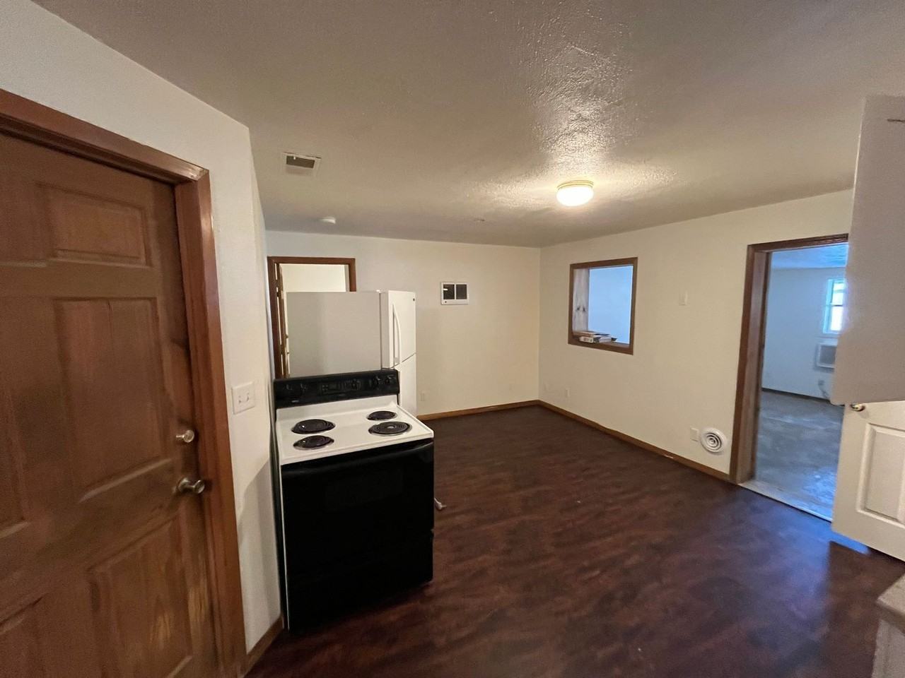 RENT SUX - 506 N 14TH STREET - Photo 5 of 6