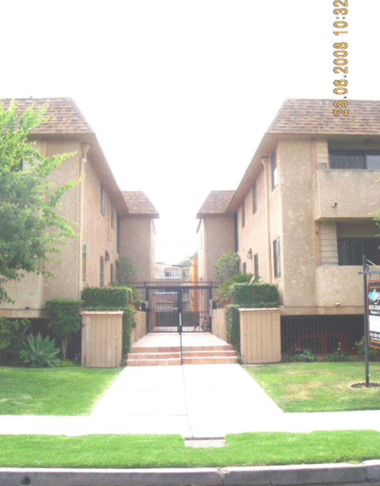 10744-56 LAWLER ST. - Photo 5 of 27