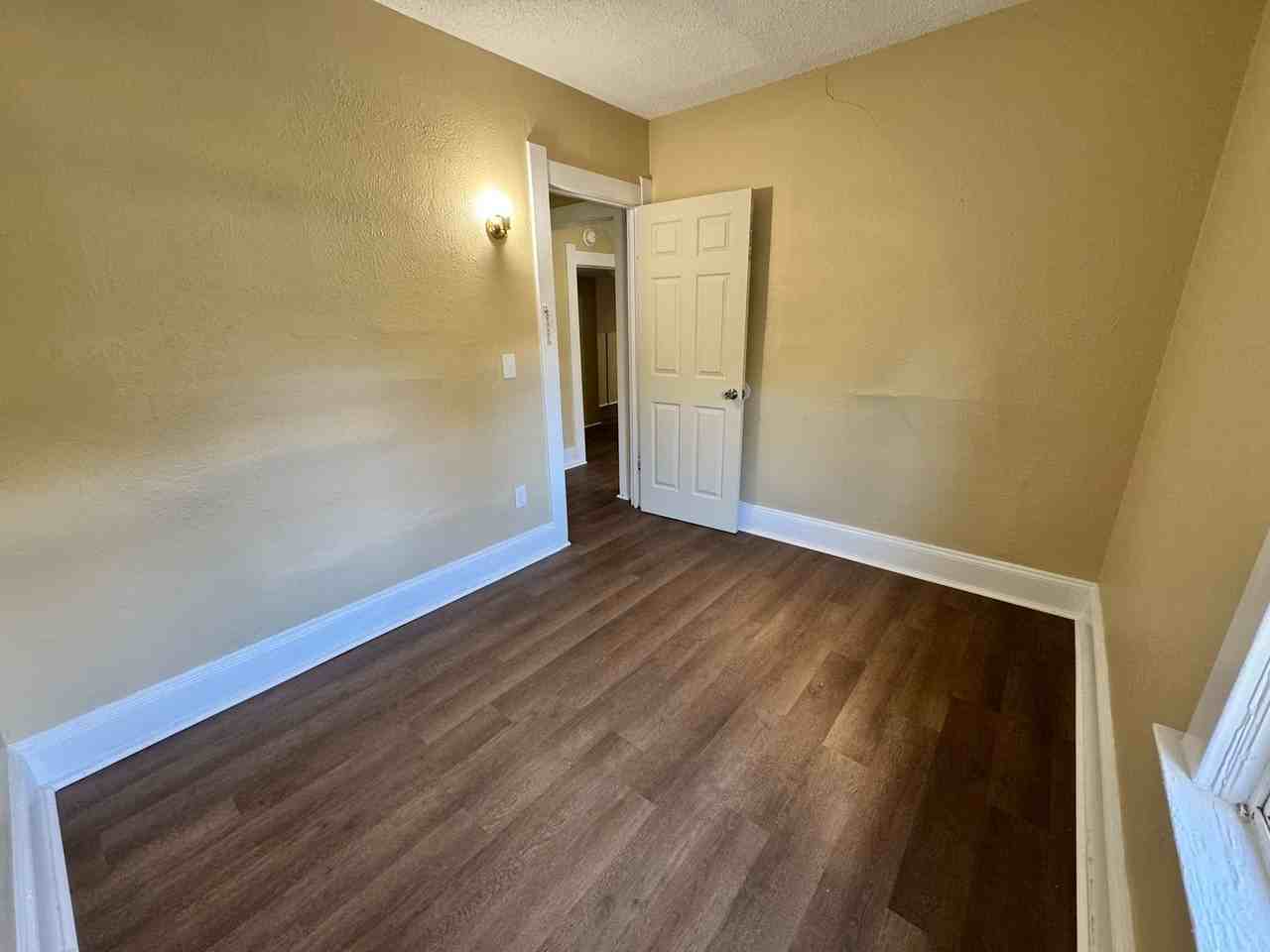 621 Woodland Ave - Photo 5 of 27