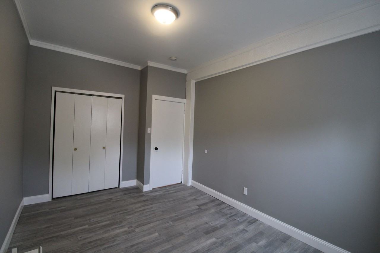 300 S 2nd St - Photo 6 of 26