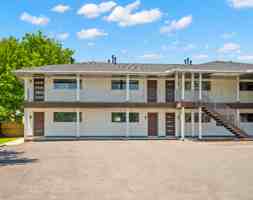 featured image of 3220 S Knoxville Ave