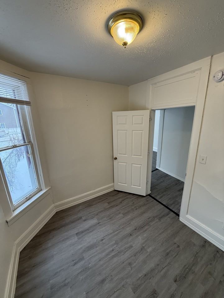 74 Jessamine Ave W #1 - Photo 4 of 7