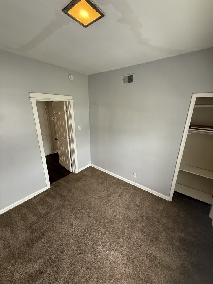 527 Arundel St #2 - Photo 5 of 7