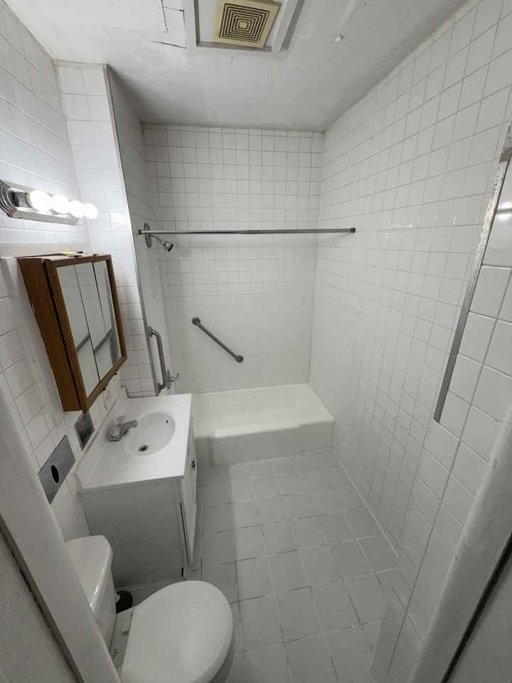 527 Arundel St #2 - Photo 6 of 7