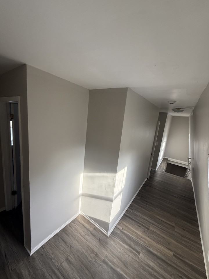 951 Marion St #2 - Photo 6 of 9