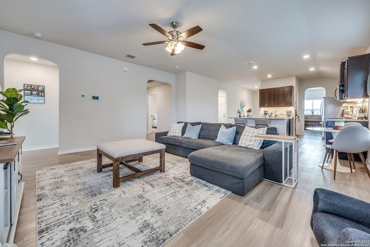 2915 Thackery Grv #1 - Photo 3 of 10