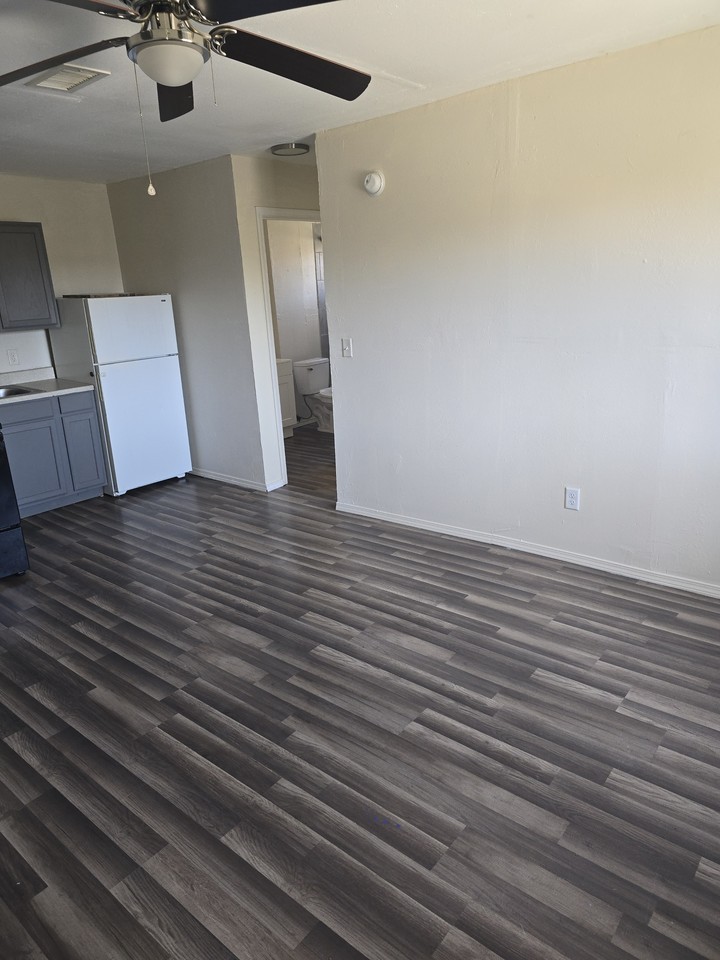 1209 N 10th St #3 - Photo 2 of 4