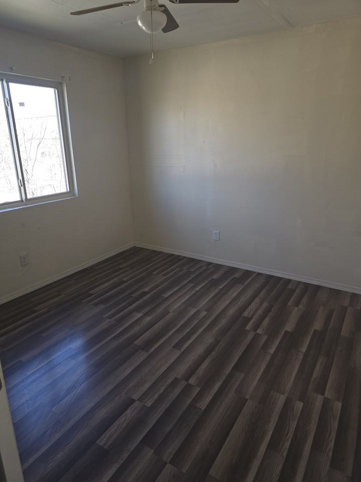 1209 N 10th St #3 - Photo 3 of 4