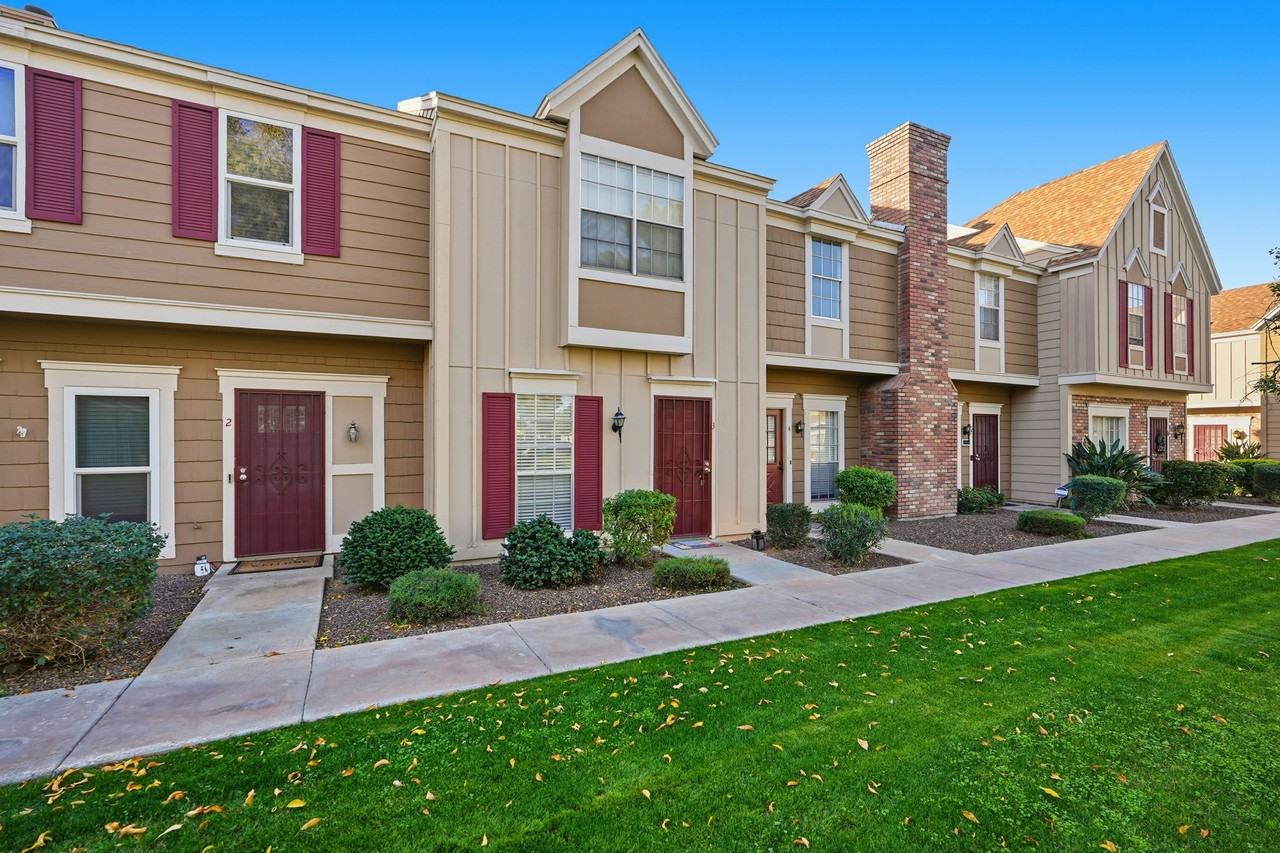 18804 N 33rd Dr #3 - Photo 3 of 30