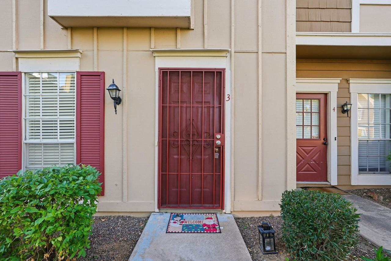 18804 N 33rd Dr #3 - Photo 4 of 30