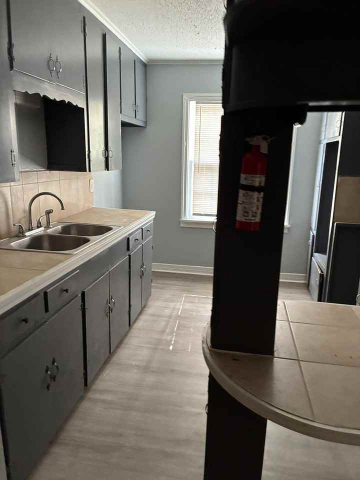 124 S Sunset Ter #1 - Photo 2 of 9