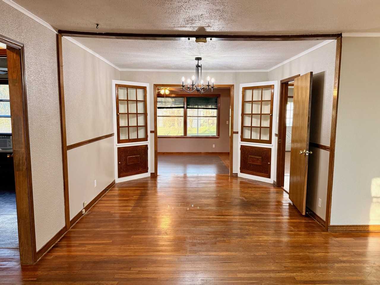 1406 N 2nd St #1 - Photo 3 of 19