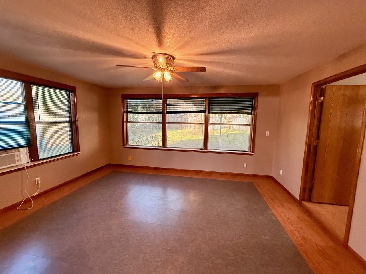 1406 N 2nd St #1 - Photo 4 of 19