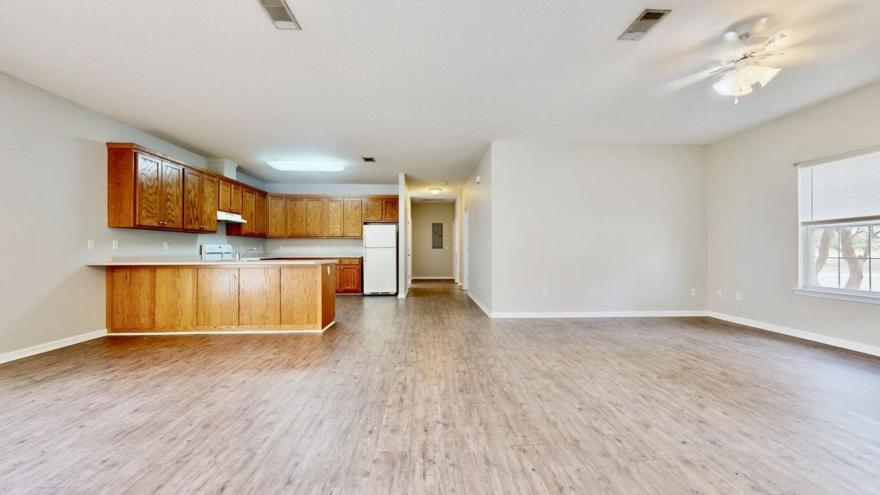 122 Grovehill Ave #1 - Photo 3 of 10