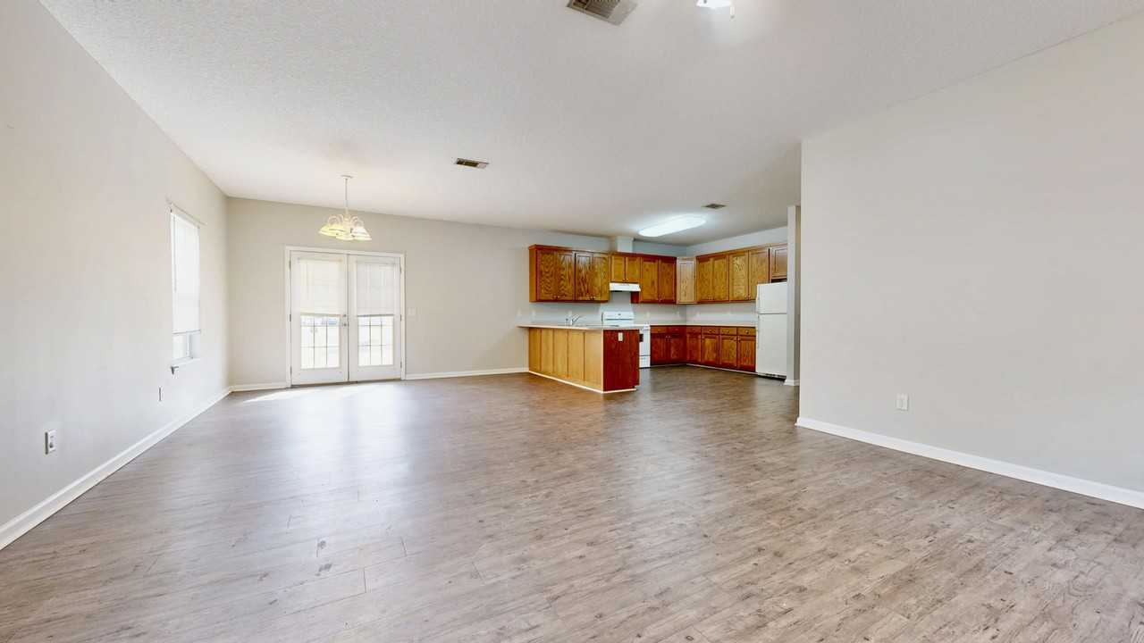 122 Grovehill Ave #1 - Photo 4 of 10