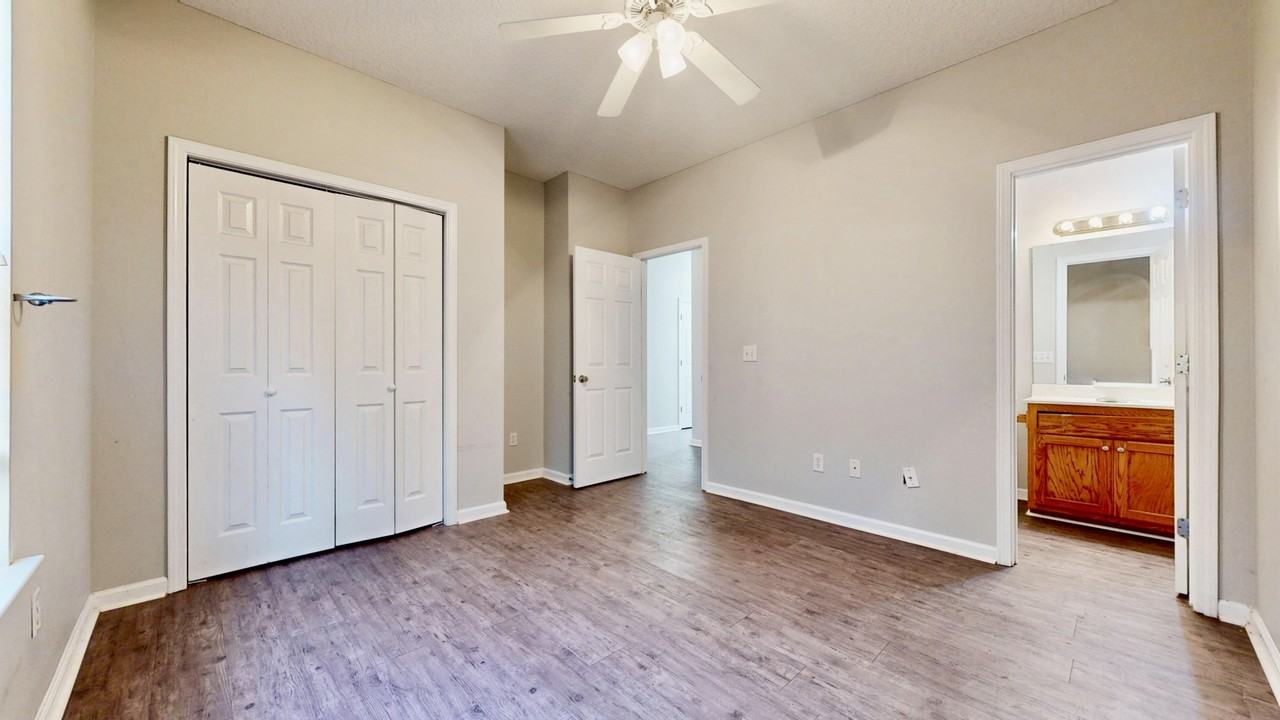 122 Grovehill Ave #1 - Photo 7 of 10