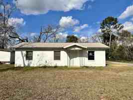 featured image of 526 Ware St #1