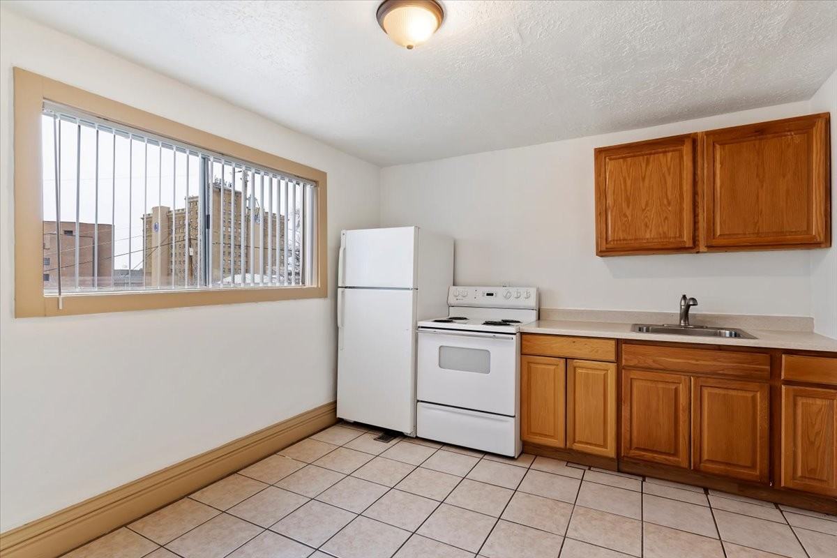 2557 Adams Ave #2 - Photo 6 of 13