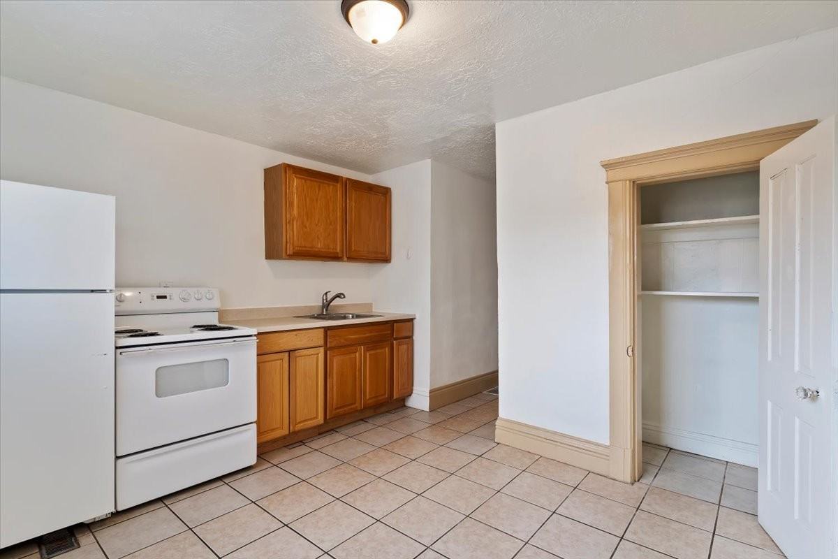 2557 Adams Ave #2 - Photo 5 of 9