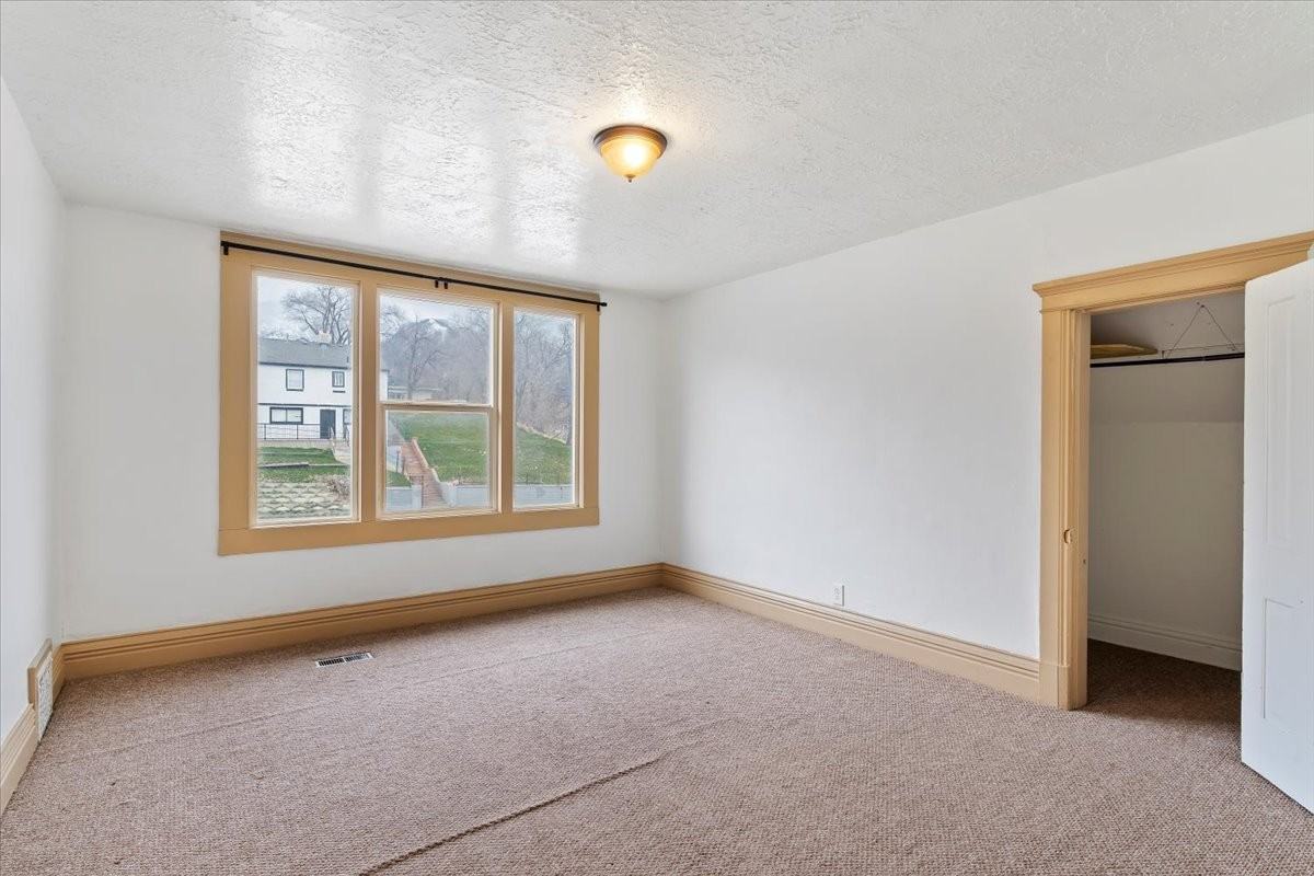 2557 Adams Ave #2 - Photo 6 of 9