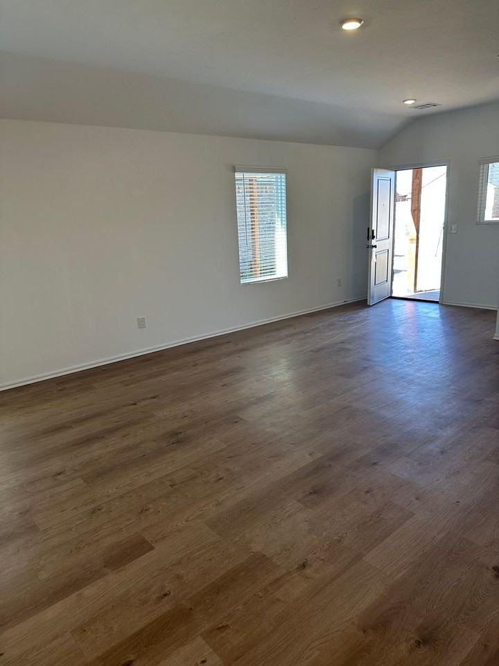 1220 S Brook Dr - Photo 7 of 20