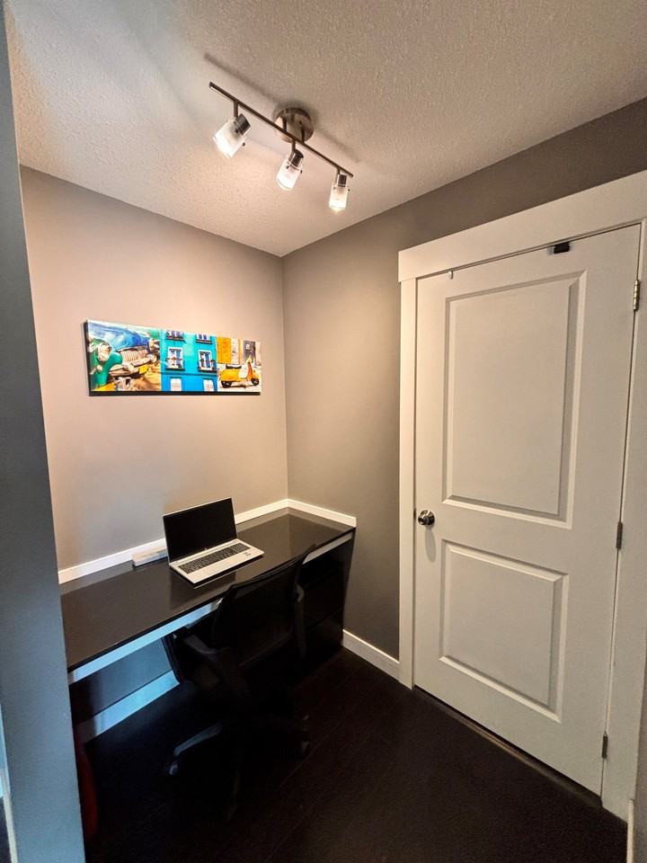 240 Skyview Ranch Rd NE - Photo 5 of 13