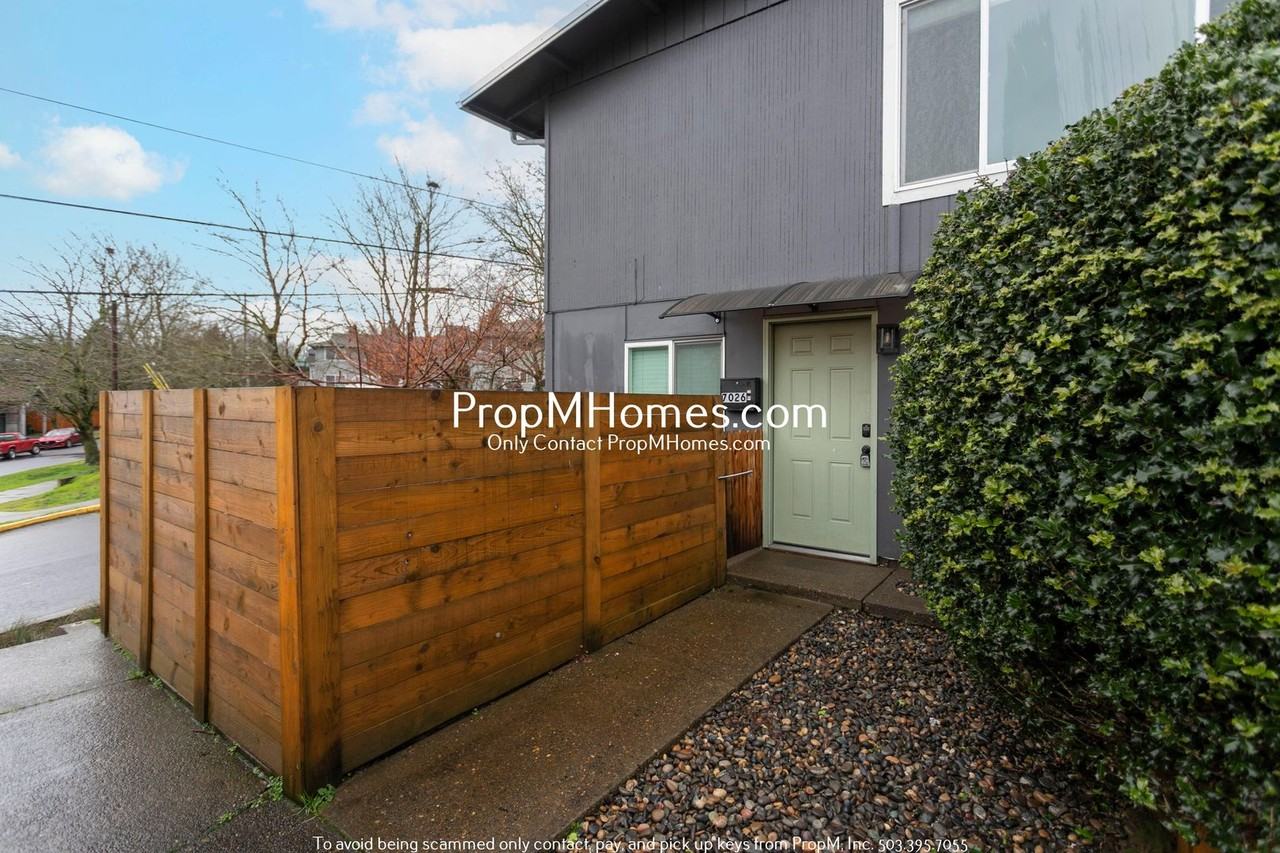 7026 N Burlington Ave - Photo 3 of 17