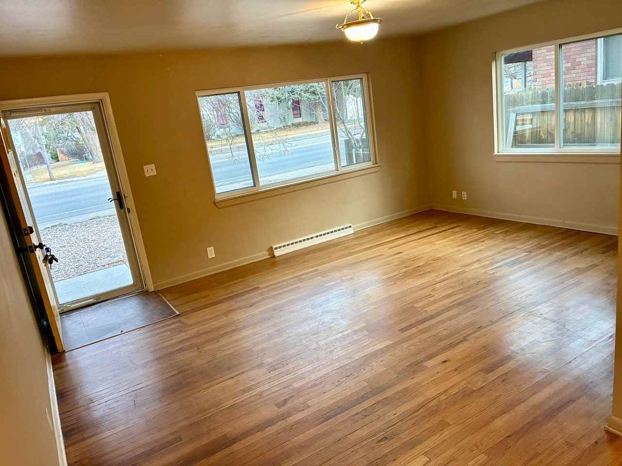 523 S Shields St - Photo 4 of 23