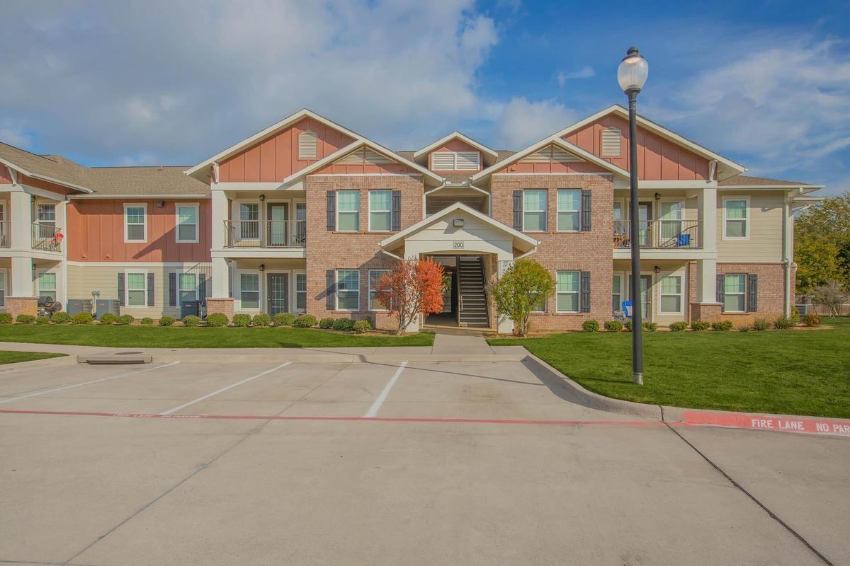 601 Spur 316 - Photo 2 of 27