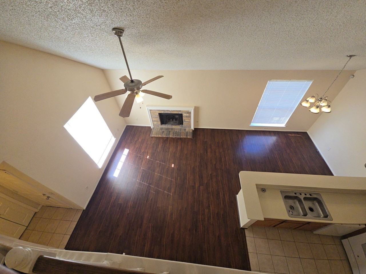 2814 Great Lakes Ave - Photo 5 of 31