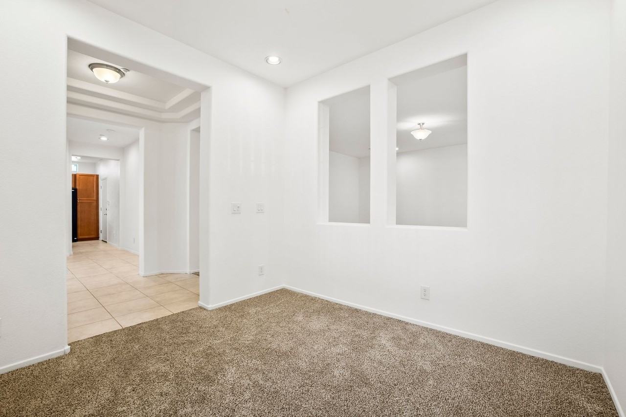 7609 Vanity Ct - Photo 3 of 38