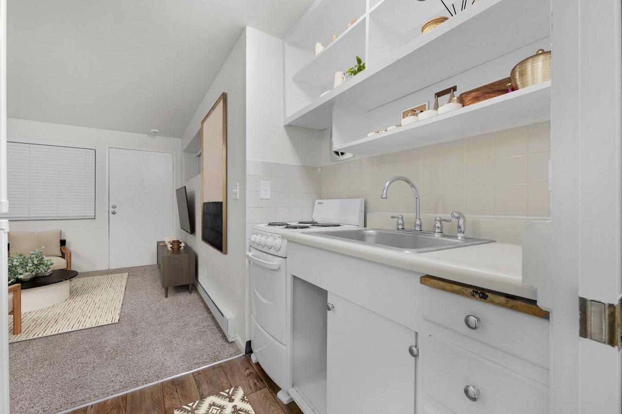 University Crest Apartments | Private - Photo 4 of 9