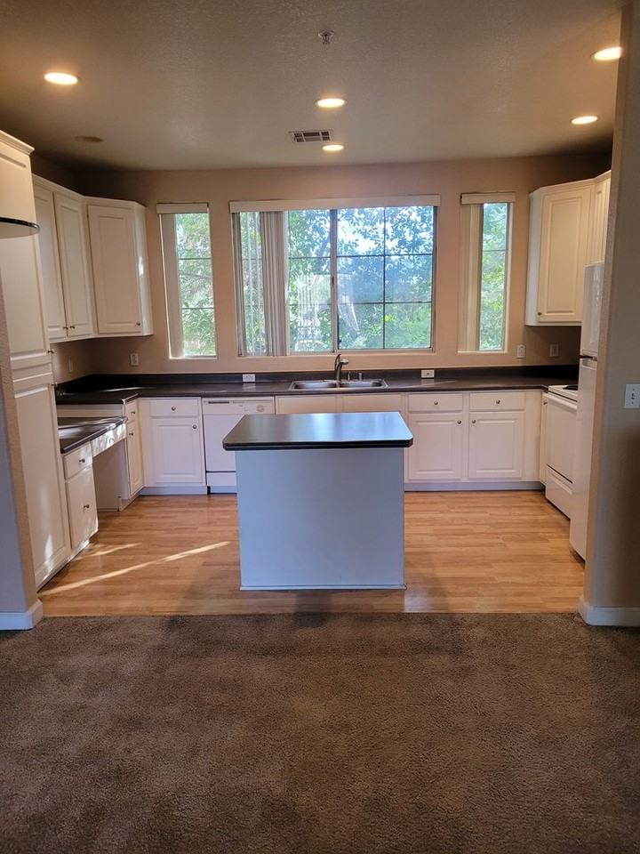 4465 E Paradise Village Pkwy S #1170 - Photo 7 of 13