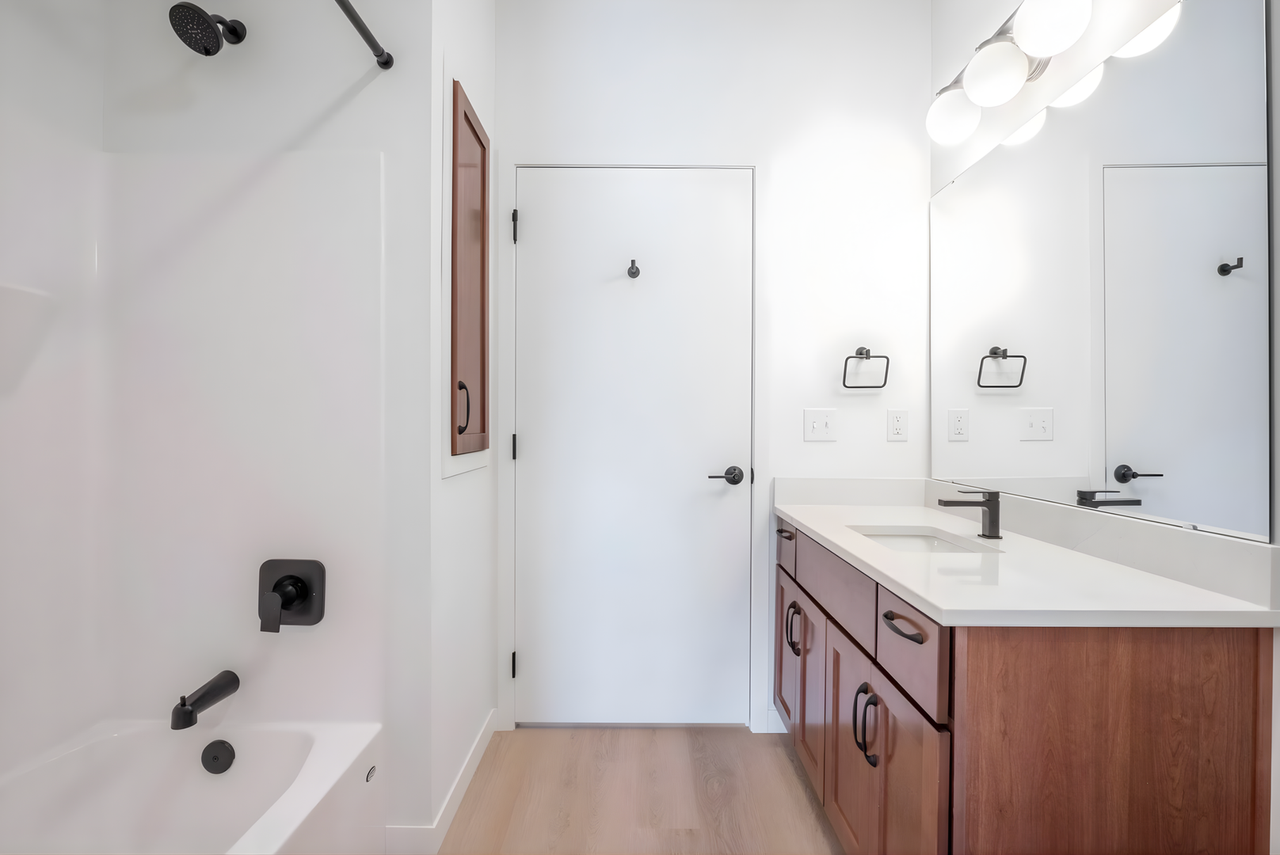 Irwin South - Photo 5 of 17