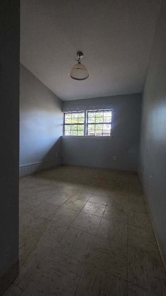 1974 S Riverview Cir - Photo 6 of 9