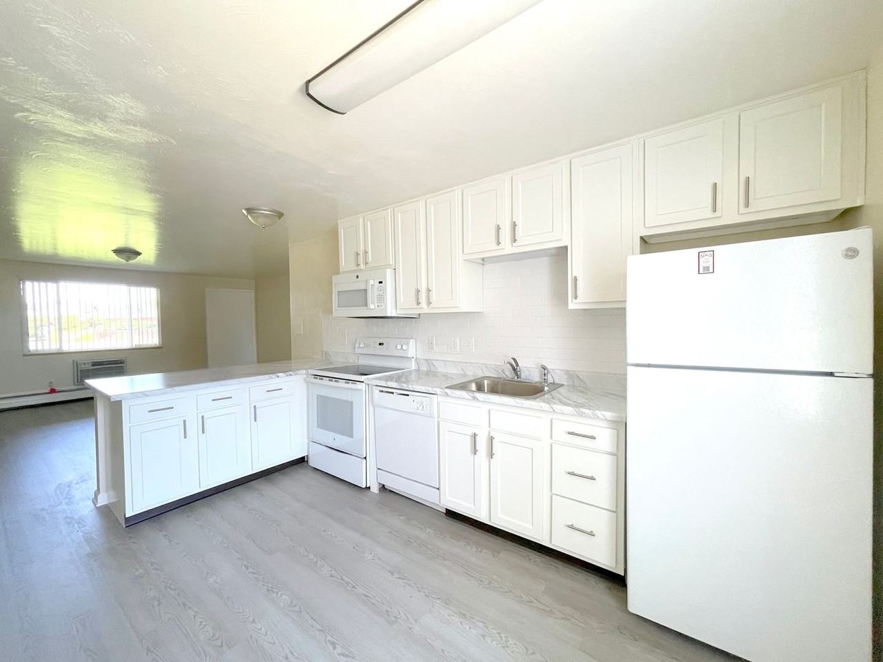 Lampliter Apartments - Photo 2 of 21