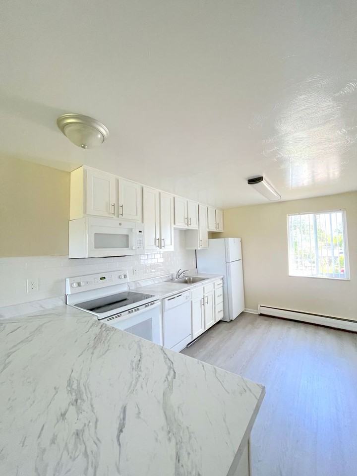 Lampliter Apartments - Photo 7 of 21